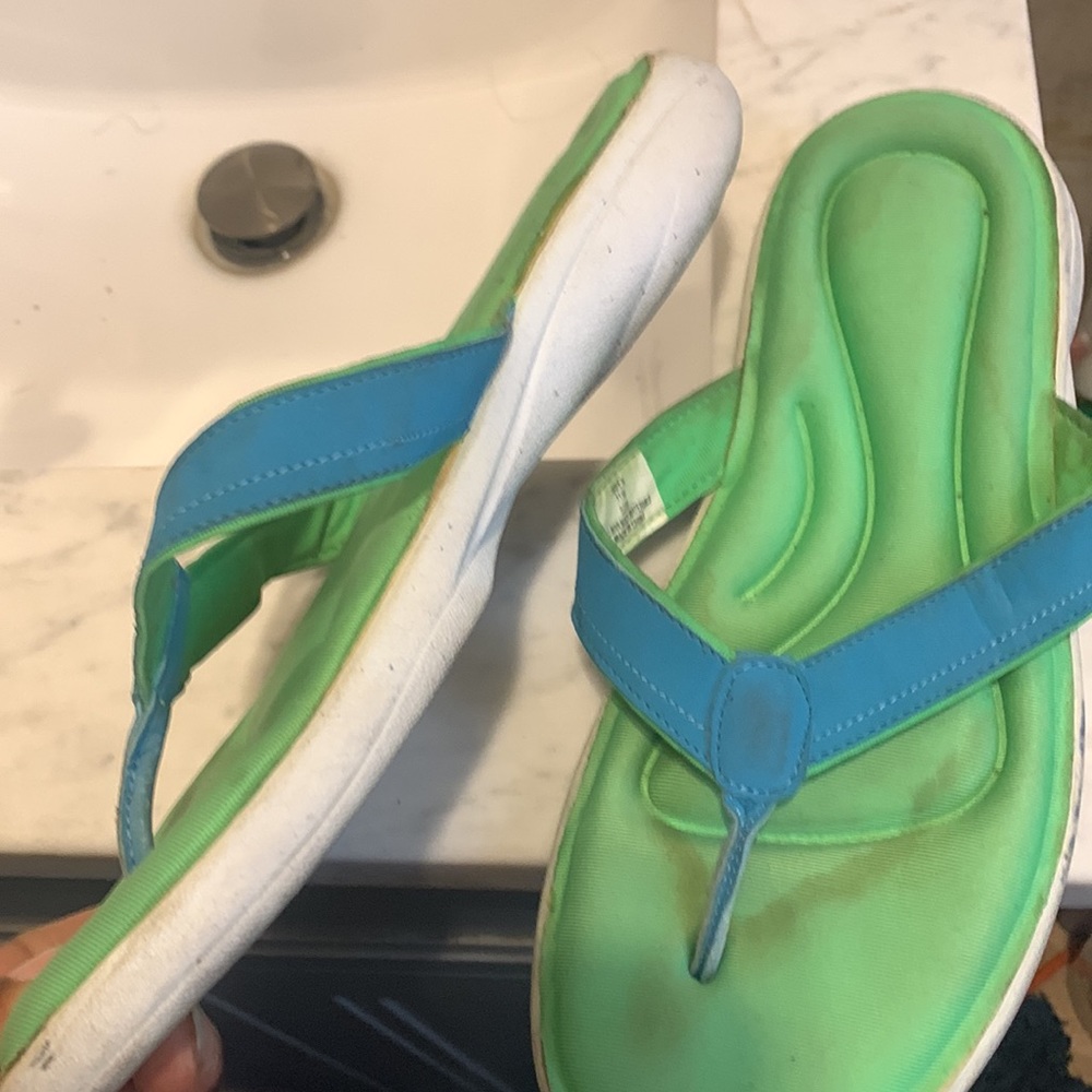 Memory foam flip flops - Picture 3 of 10